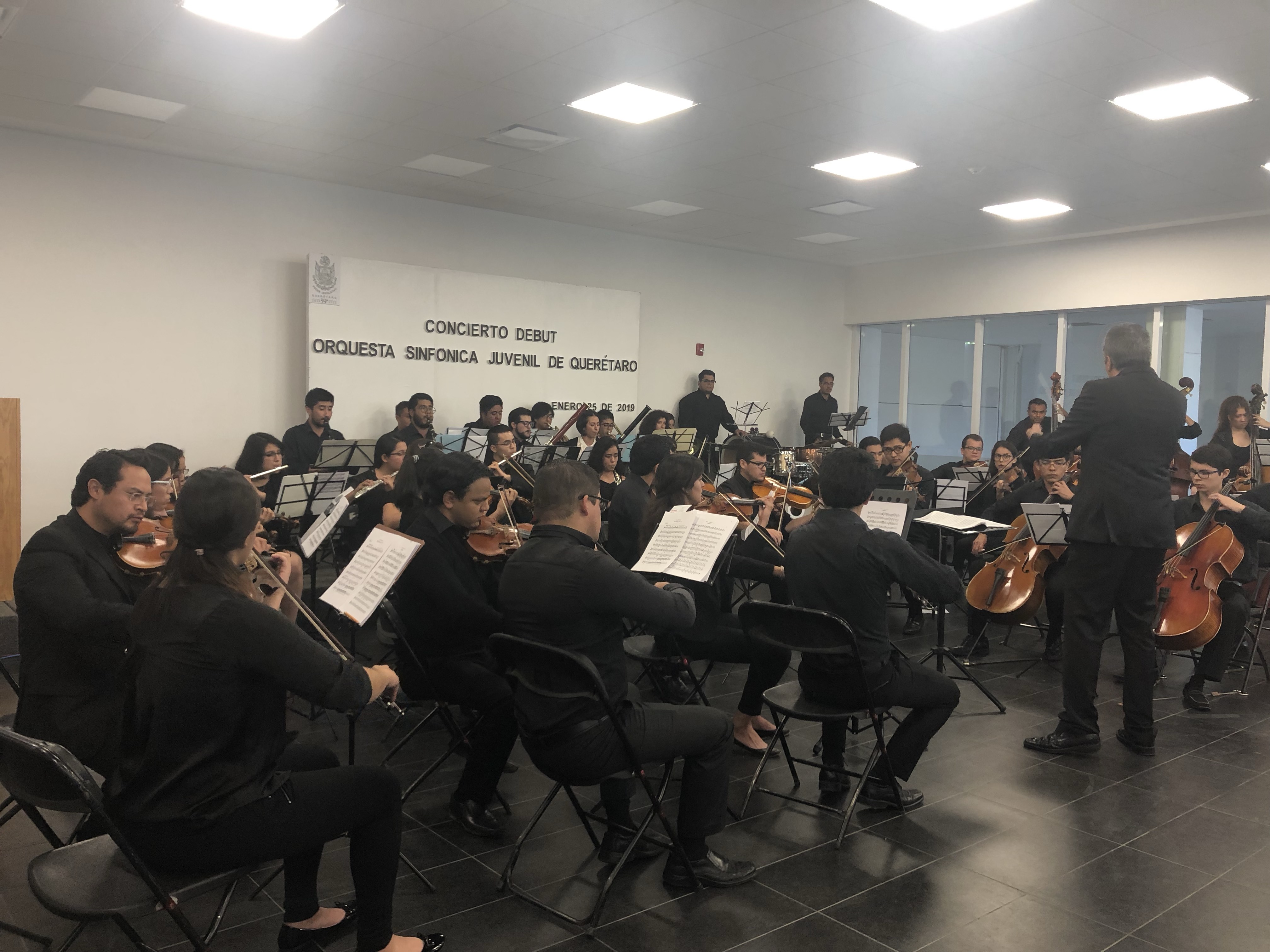  Deleita Orquesta Sinfónica Juvenil con concierto en el Congreso local