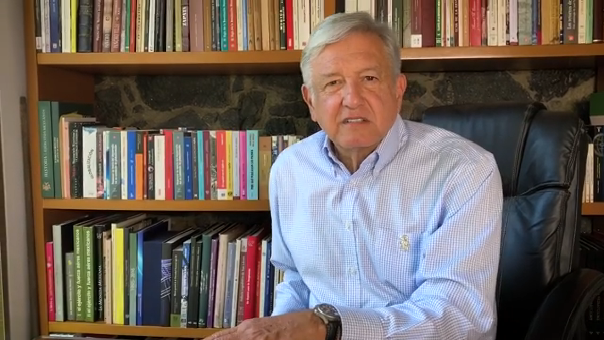  Asegura López Obrador que “poco a poco” se normalizará abasto de gasolina