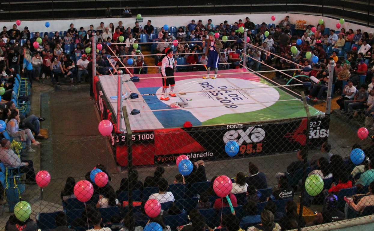  Municipio de Querétaro celebra Día de Reyes con función gratuita de lucha