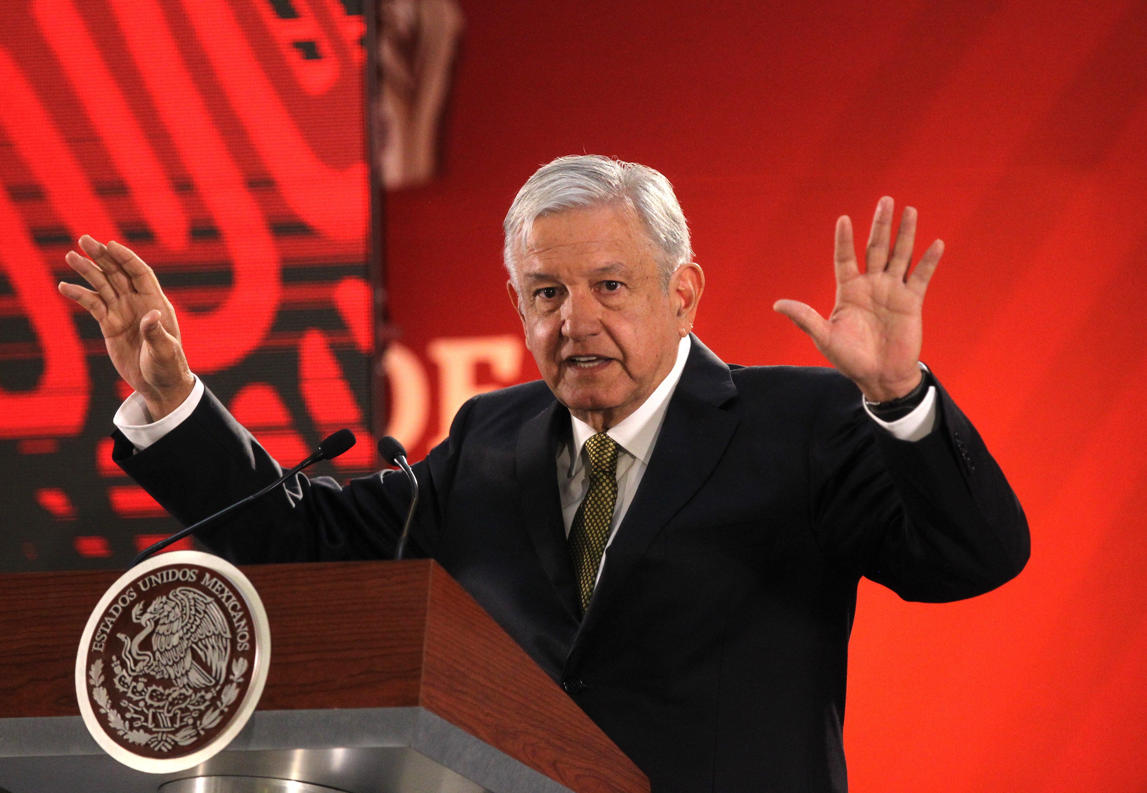  López Obrador ve “conflicto de intereses” en fusión de Disney y Fox en México