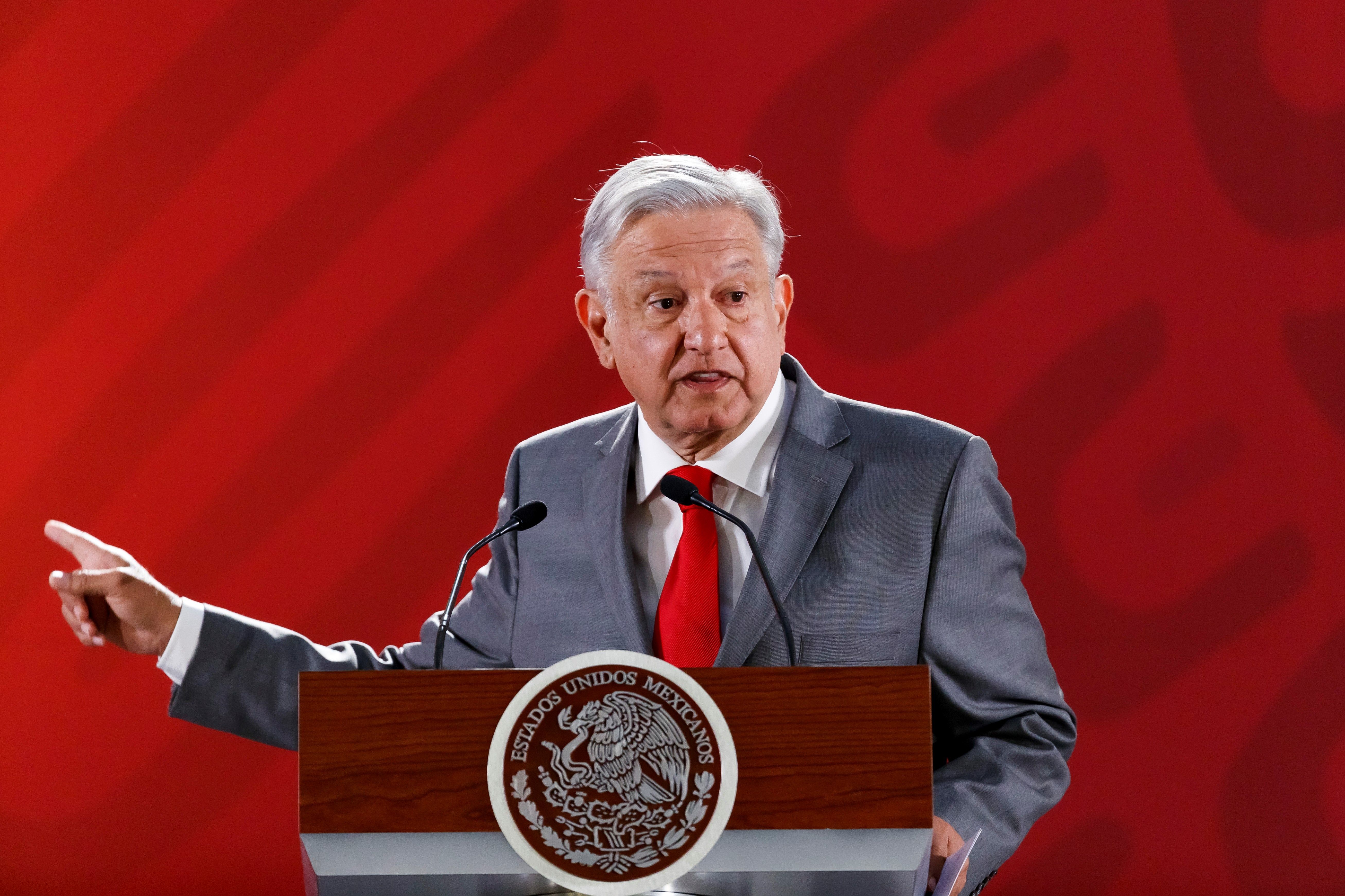  López Obrador acusa a firmas extranjeras de incumplir contratos “jugosísimos”