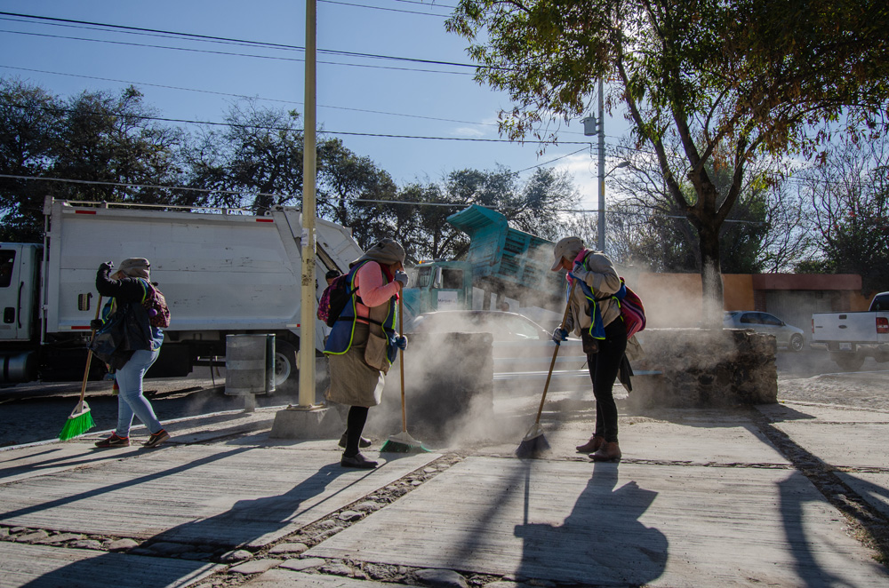  Con participación ciudadana, El Marqués realiza jornada de mejora urbana en El Carmen