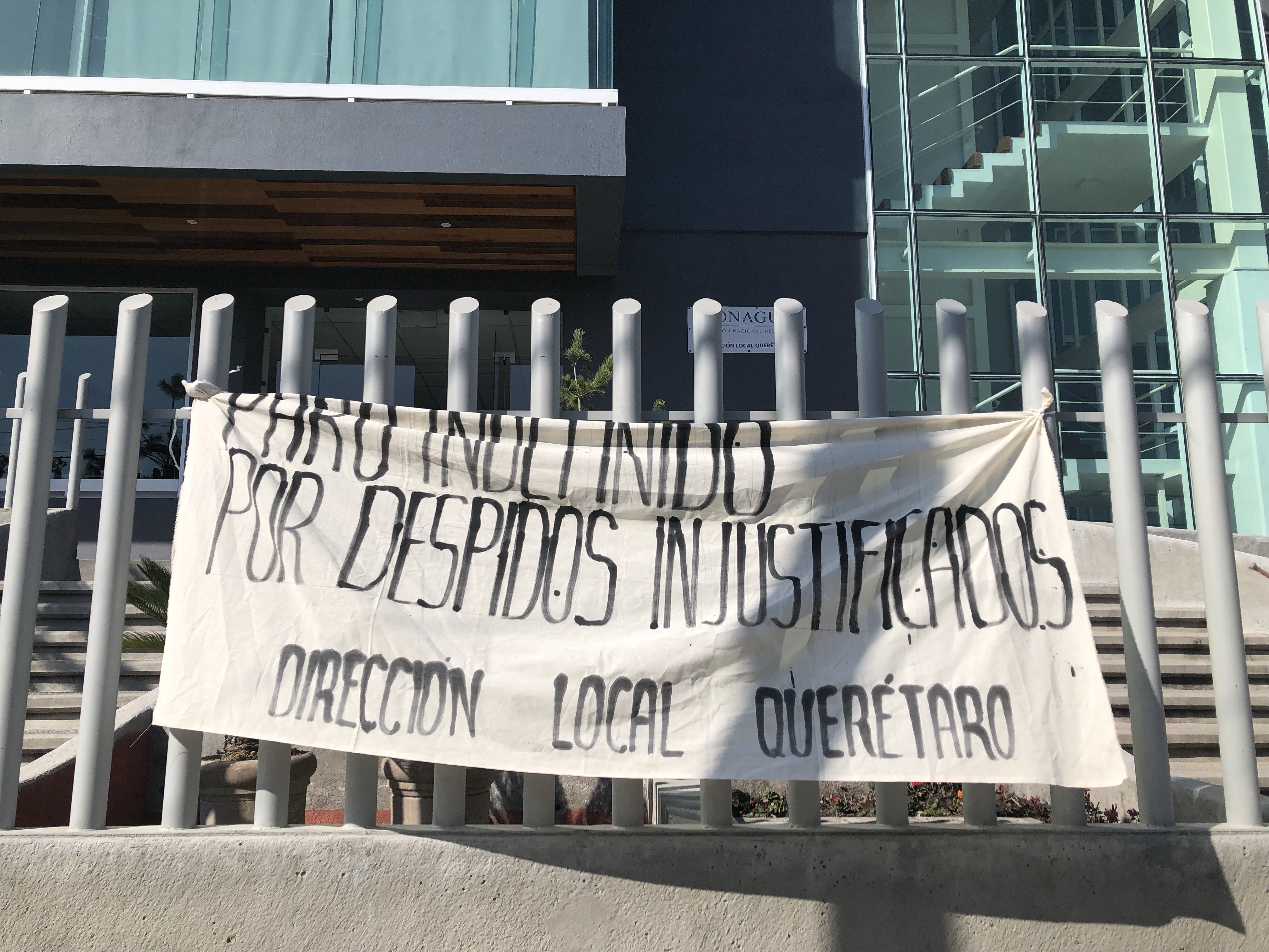  Extrabajadores de Conagua Querétaro se manifiestan por presunto despido injustificado