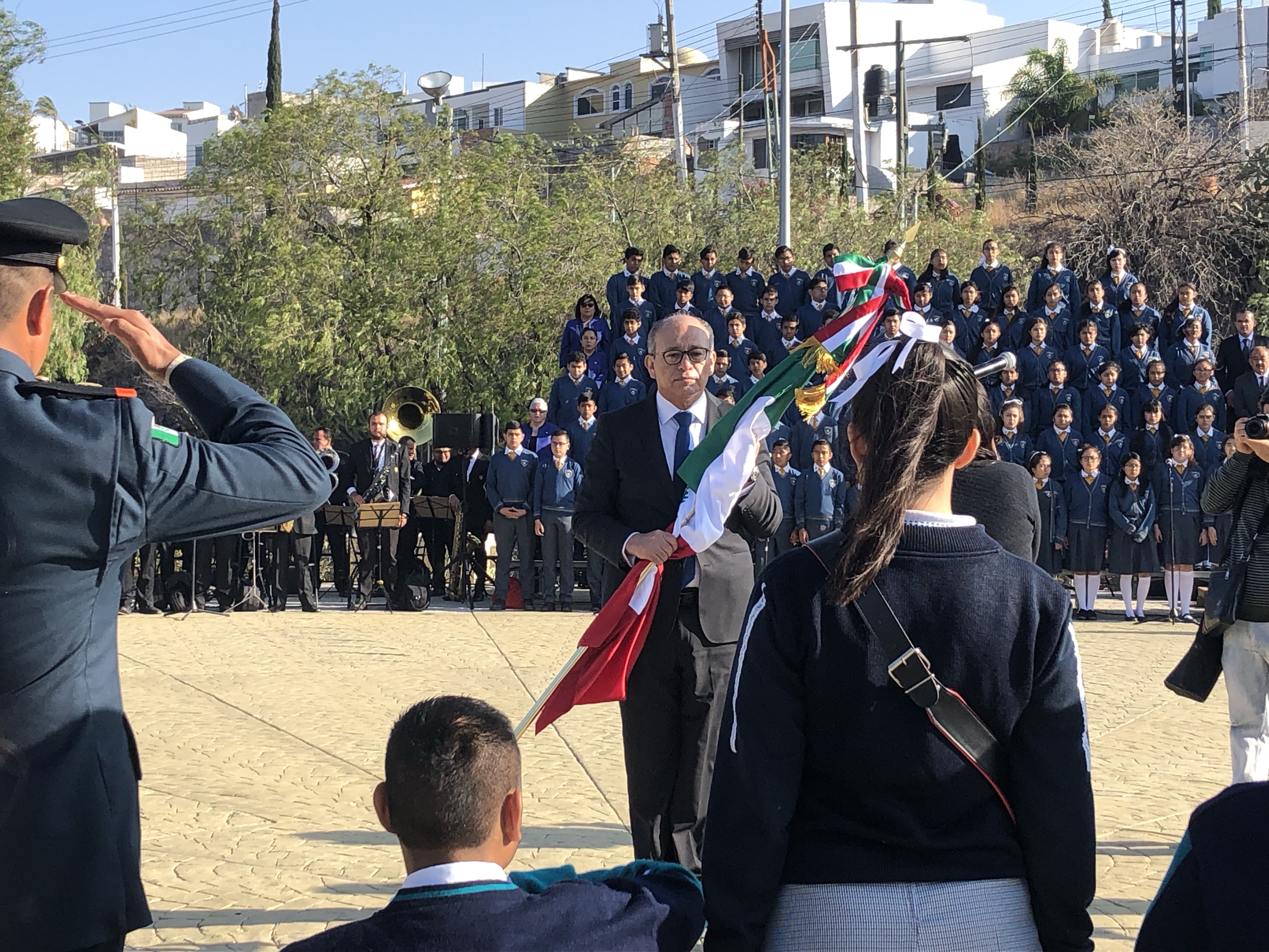  Autoridades estatales conmemoran Día de la Bandera