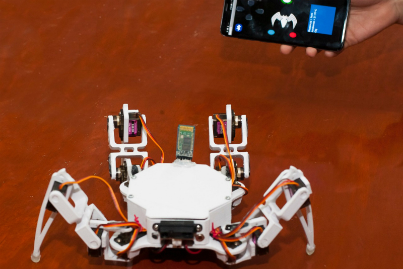  Estudiantes del IPN crean robot para la búsqueda y rescate de personas