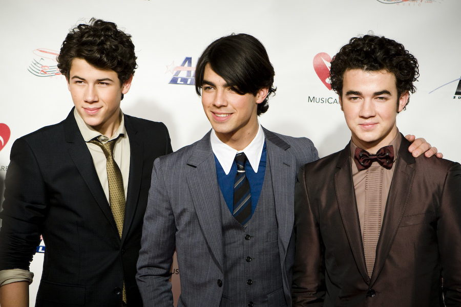  Tras cinco años de inactividad, vuelven los Jonas Brothers con “Sucker”