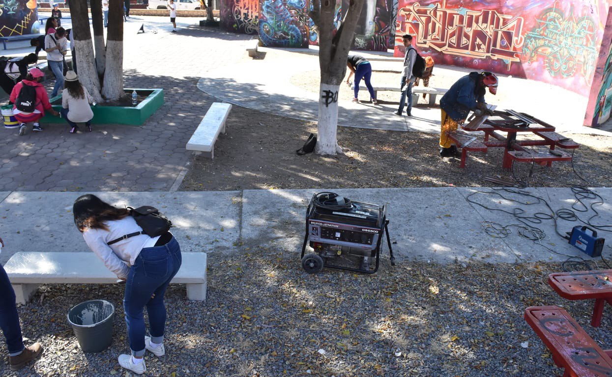 Con Jornada Mejoremos tu Colonia, ciudadanos rehabilitan parque en Cerrito Colorado