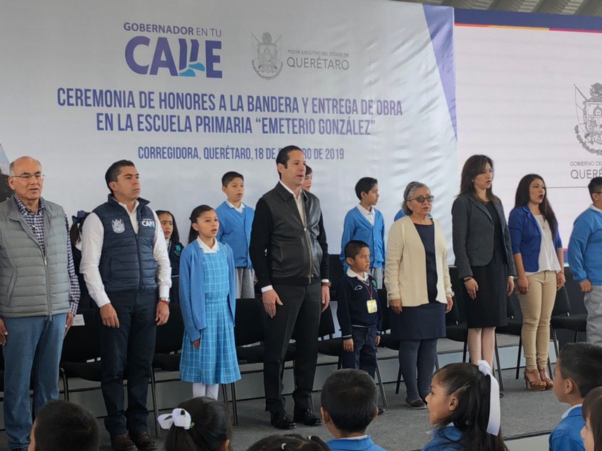  Pancho Domínguez entrega obras en escuelas de nivel básico de La Negreta