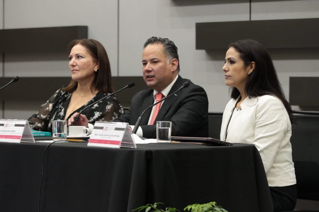  Consejeros del IEEQ participan en foro sobre democracia