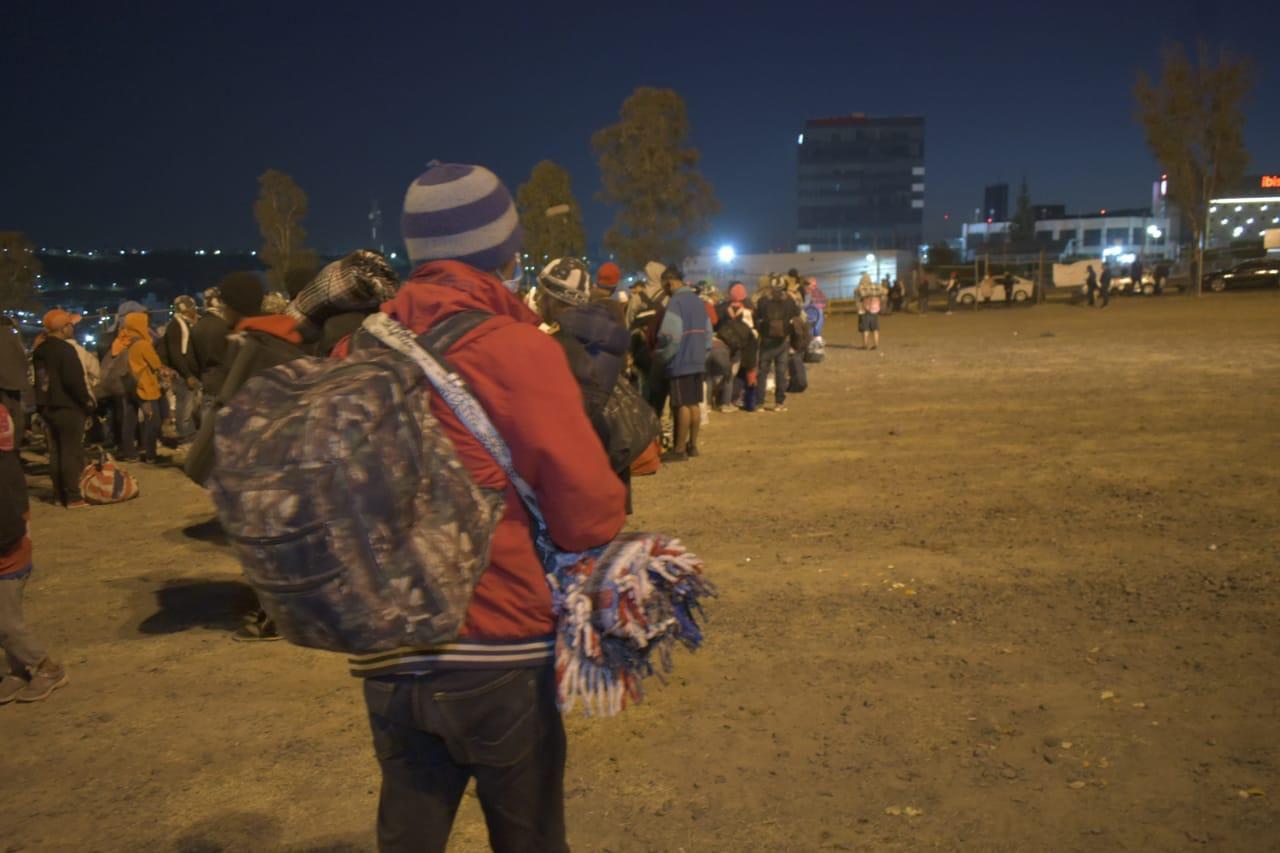  Cruza contingente de mil 109 migrantes por Querétaro rumbo a Tijuana