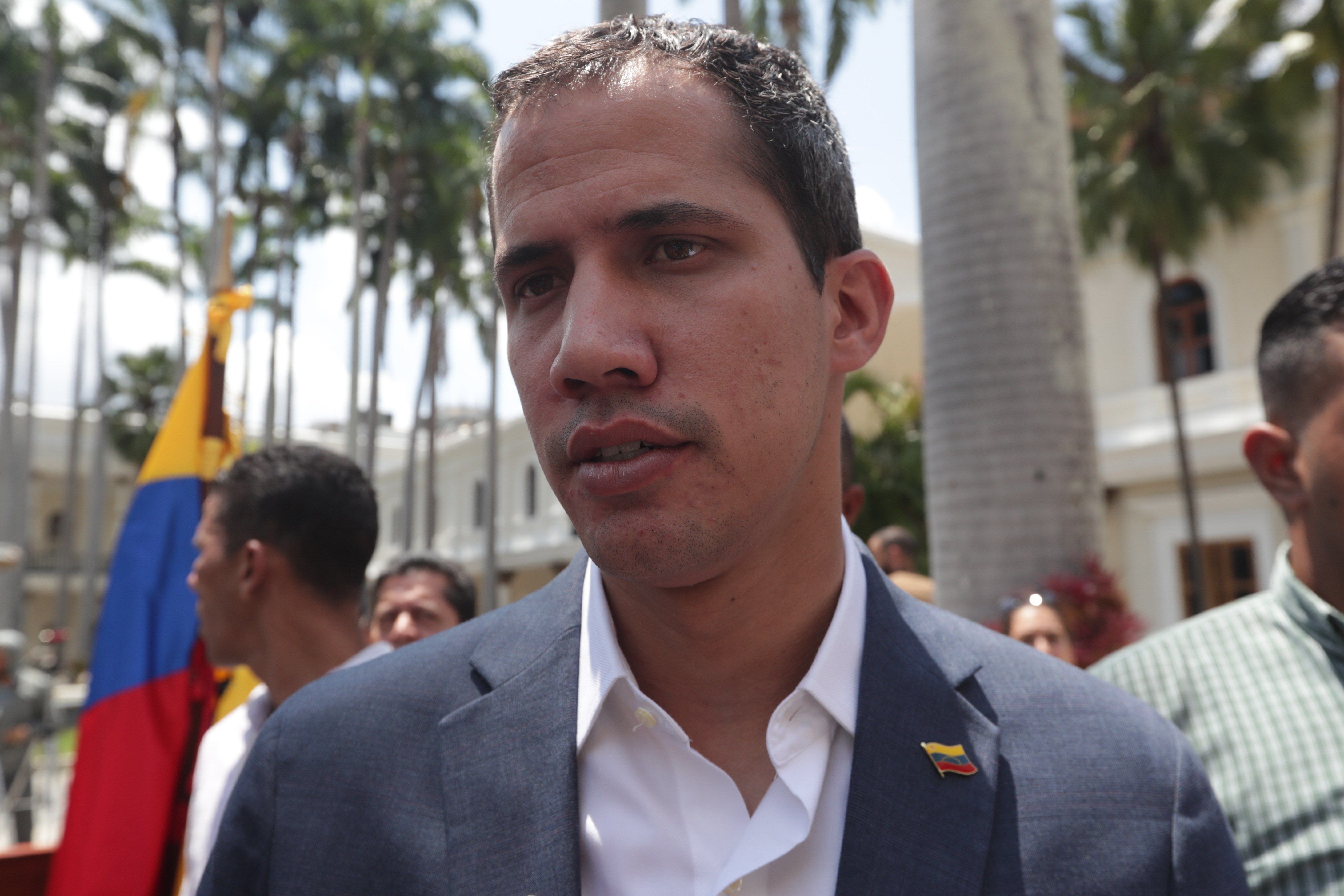  Guaidó invita a la marcha “más grande” el 1 de mayo para desalojar a Maduro