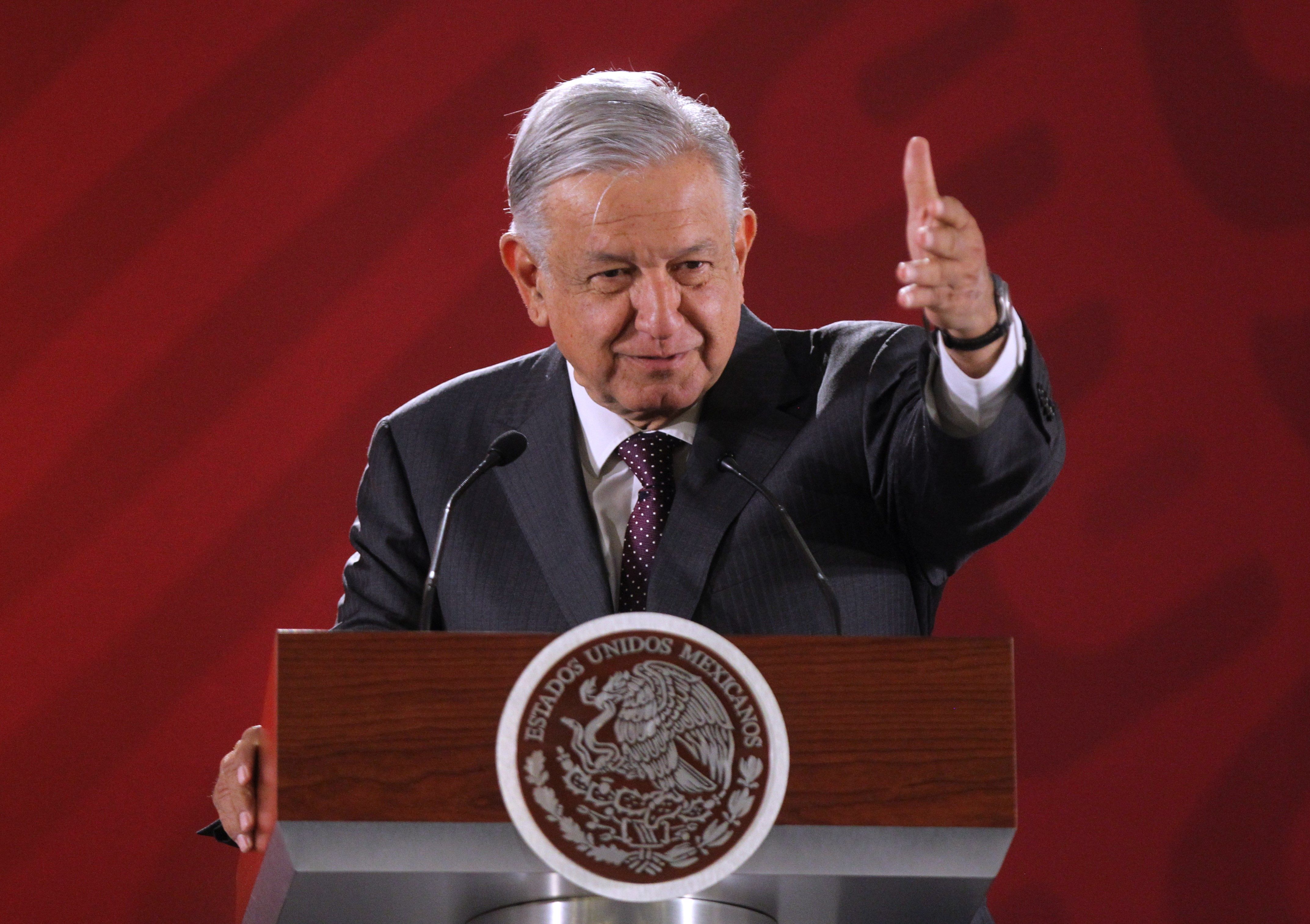  López Obrador descarta uso de “bots” y denuncia “simulación” en la prensa