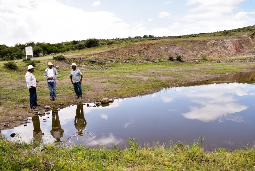  Sequía obliga agricultores a “sembrar agua” en Oaxaca