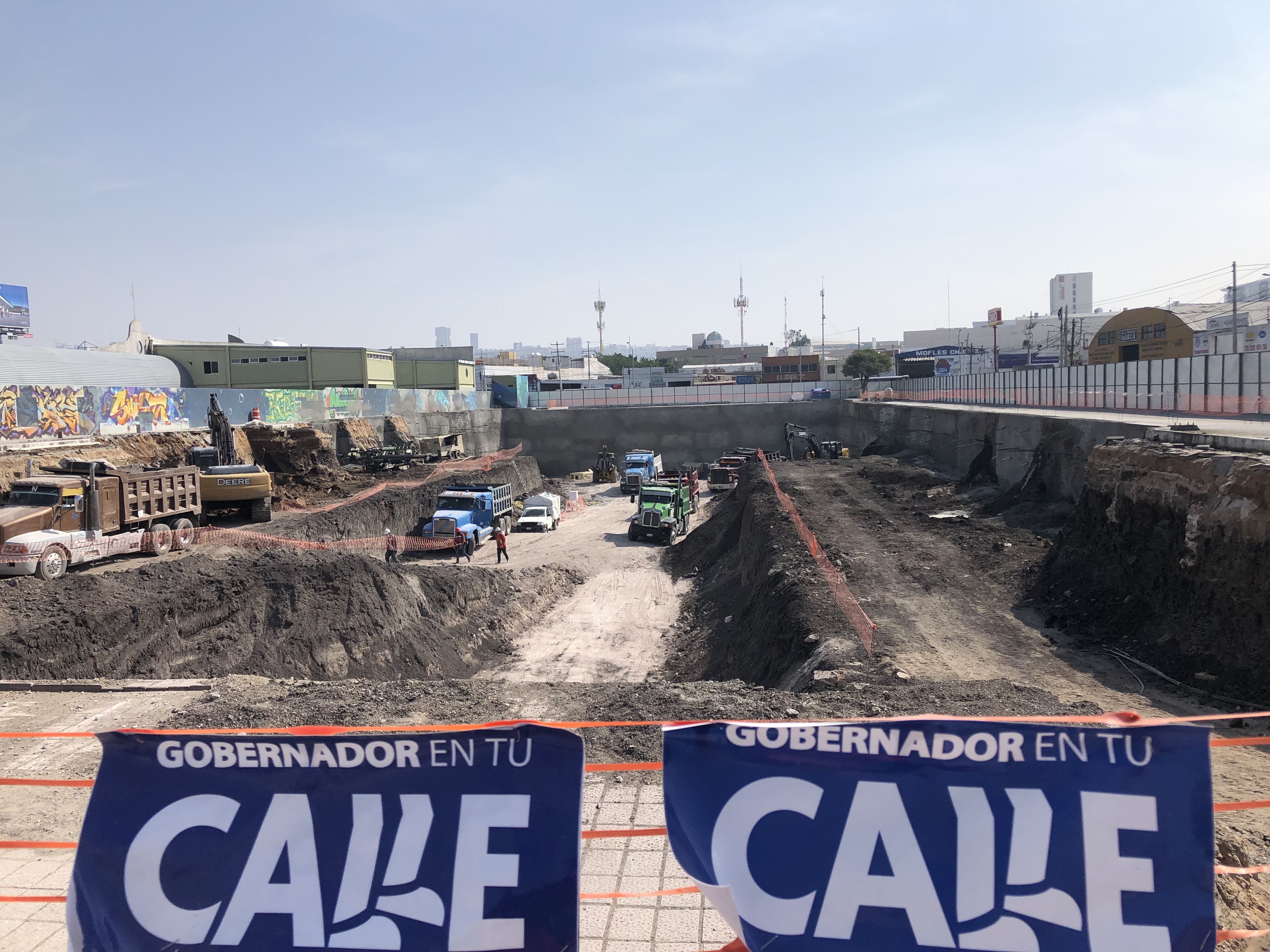  Presentan avances en construcción de estacionamiento en el “Gómez Morín”