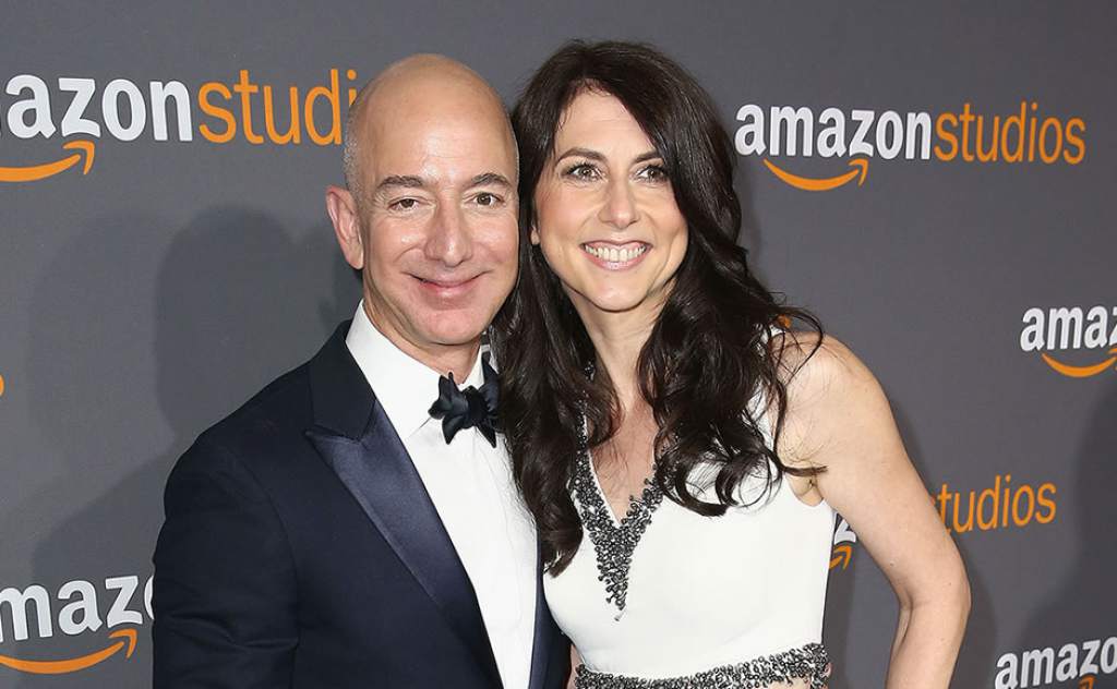  Bezos lidera la lista Forbes; Slim encabeza la lista de latinos