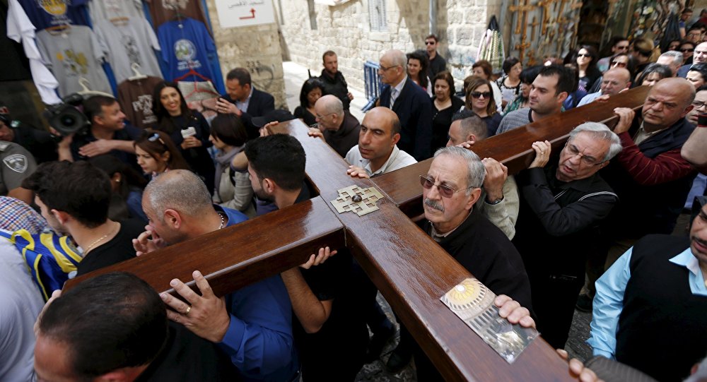  En Jerusalén, cristianos de todo el mundo recrean con fervor el viacrucis de Jesús