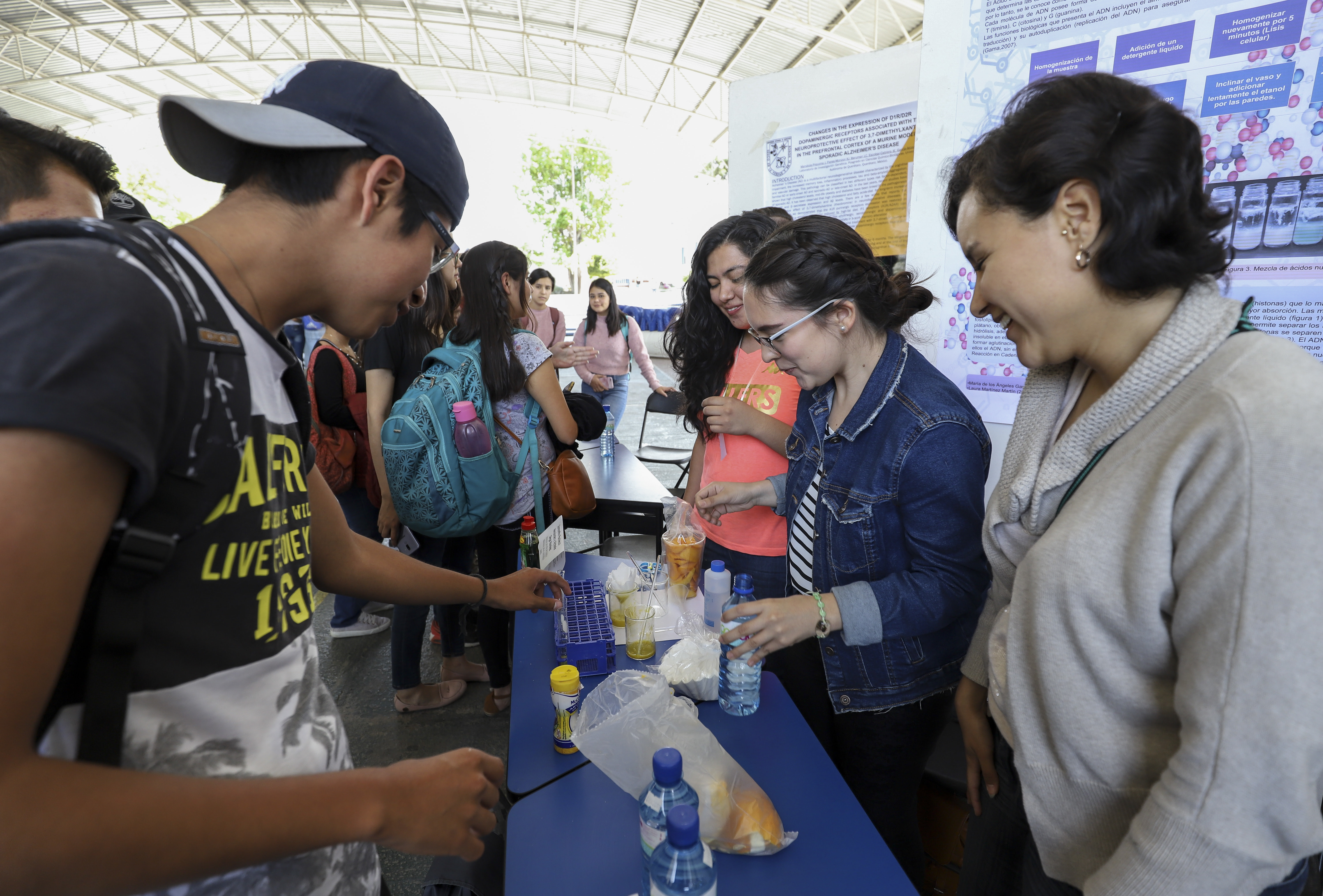  Preparatoria Sur recibe la Primera Feria de Ciencia y Tecnología UAQ