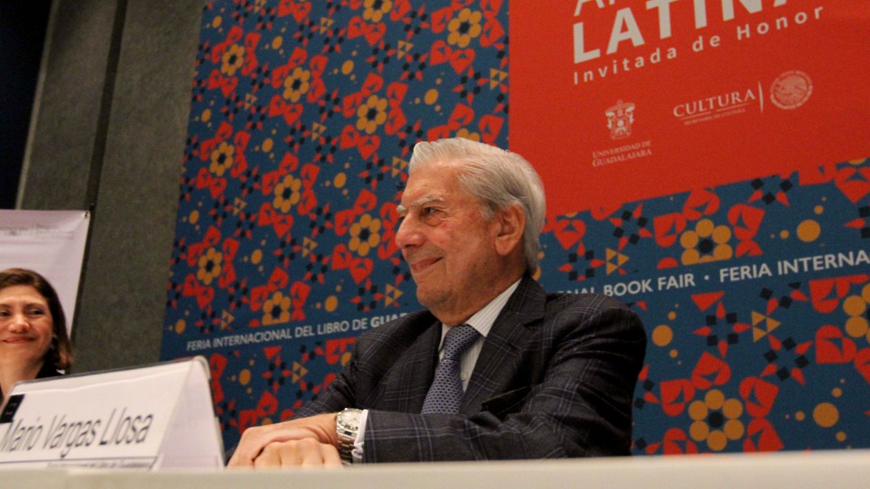  Más de 30 escritores se dan cita en premio literario “Vargas Llosa” en Guadalajara