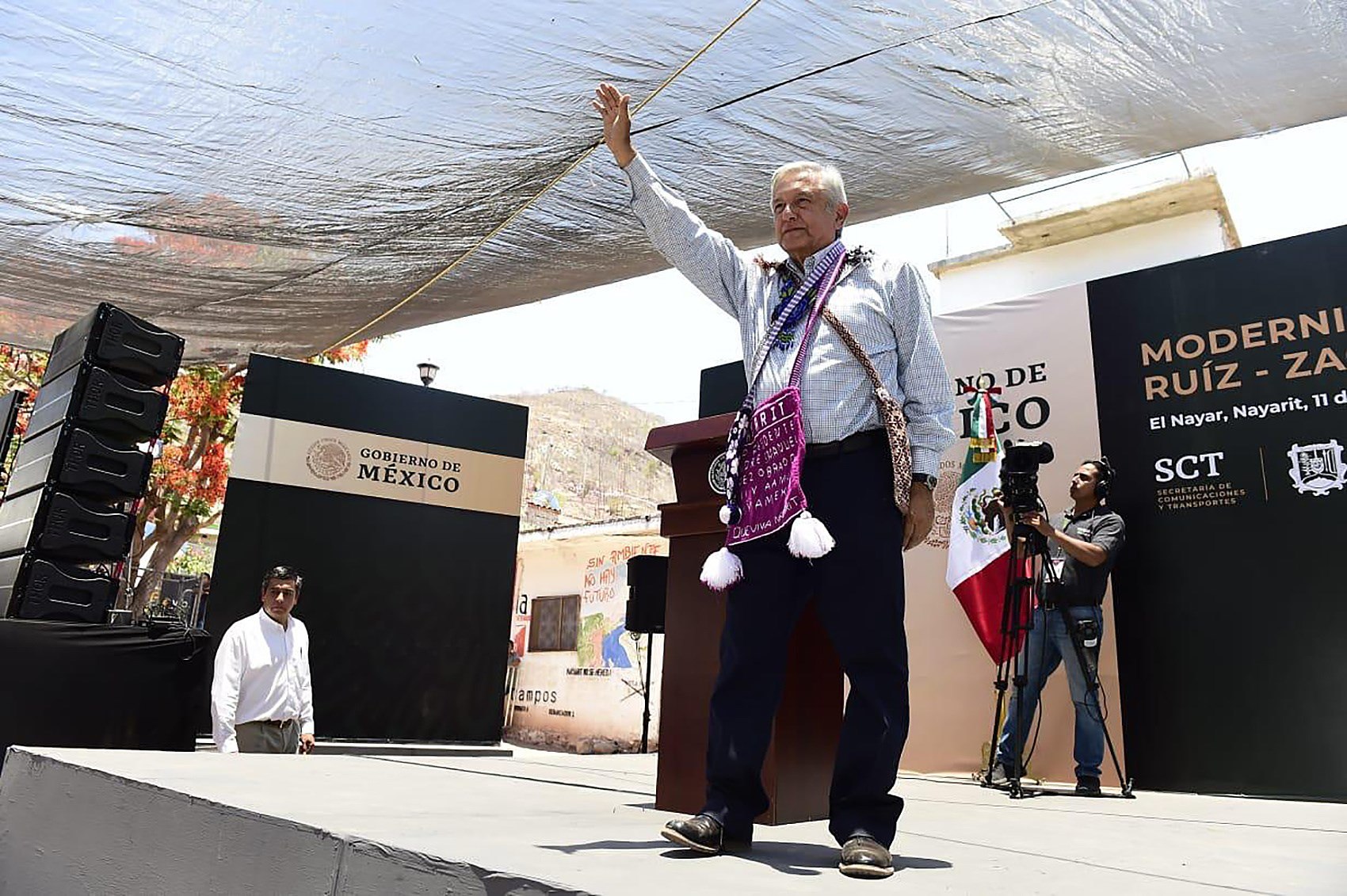  López Obrador creará empresa para dotar de Internet a todo México