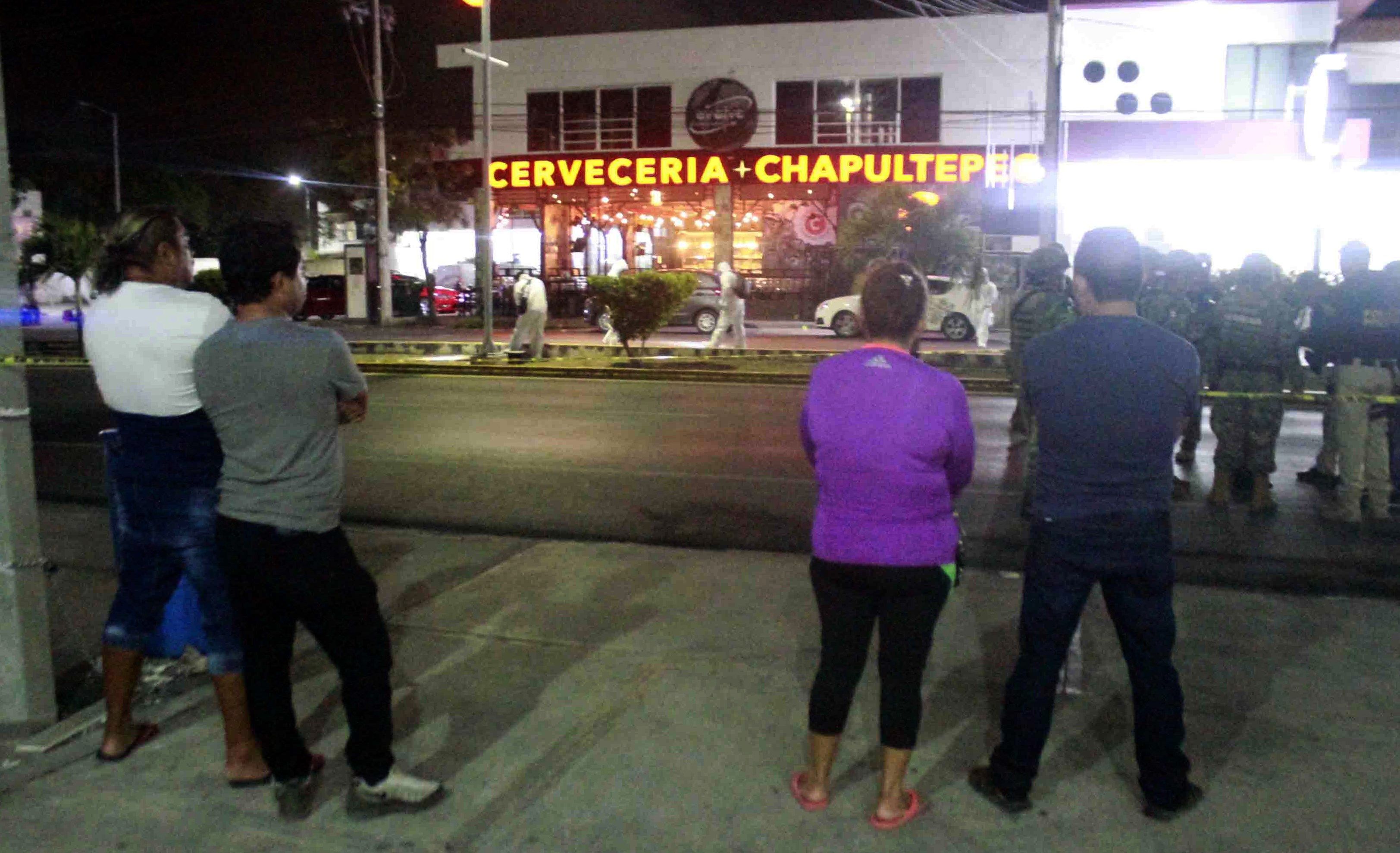  Ataque armado en bar deja un muerto y 11 heridos en Playa del Carmen