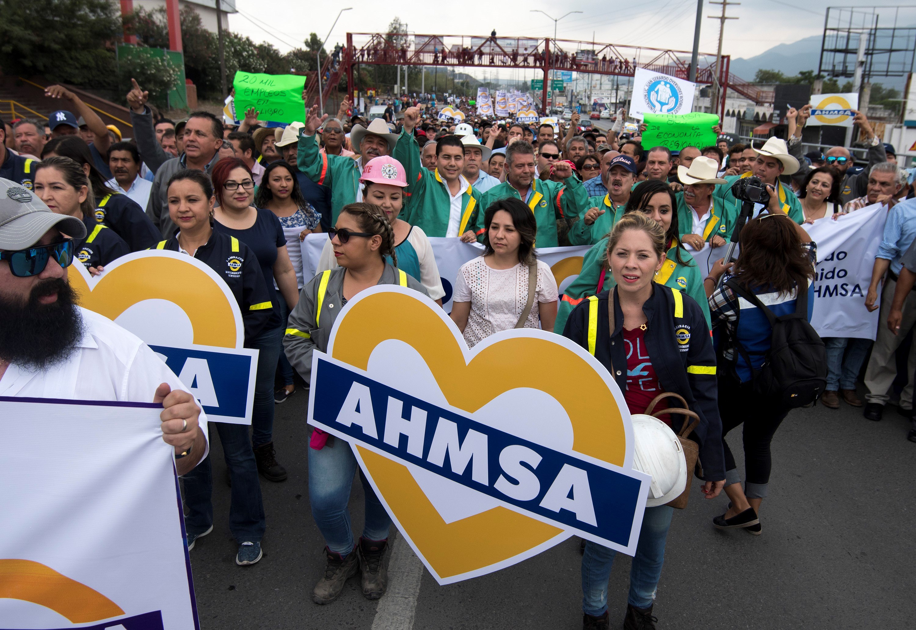  Marchan 9 mil personas en Monclova en apoyo a presidente de AHMSA