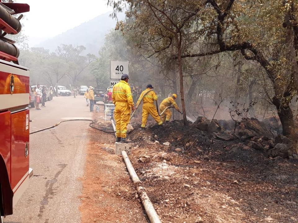  Continúan trabajos para controlar incendio en Jalpan