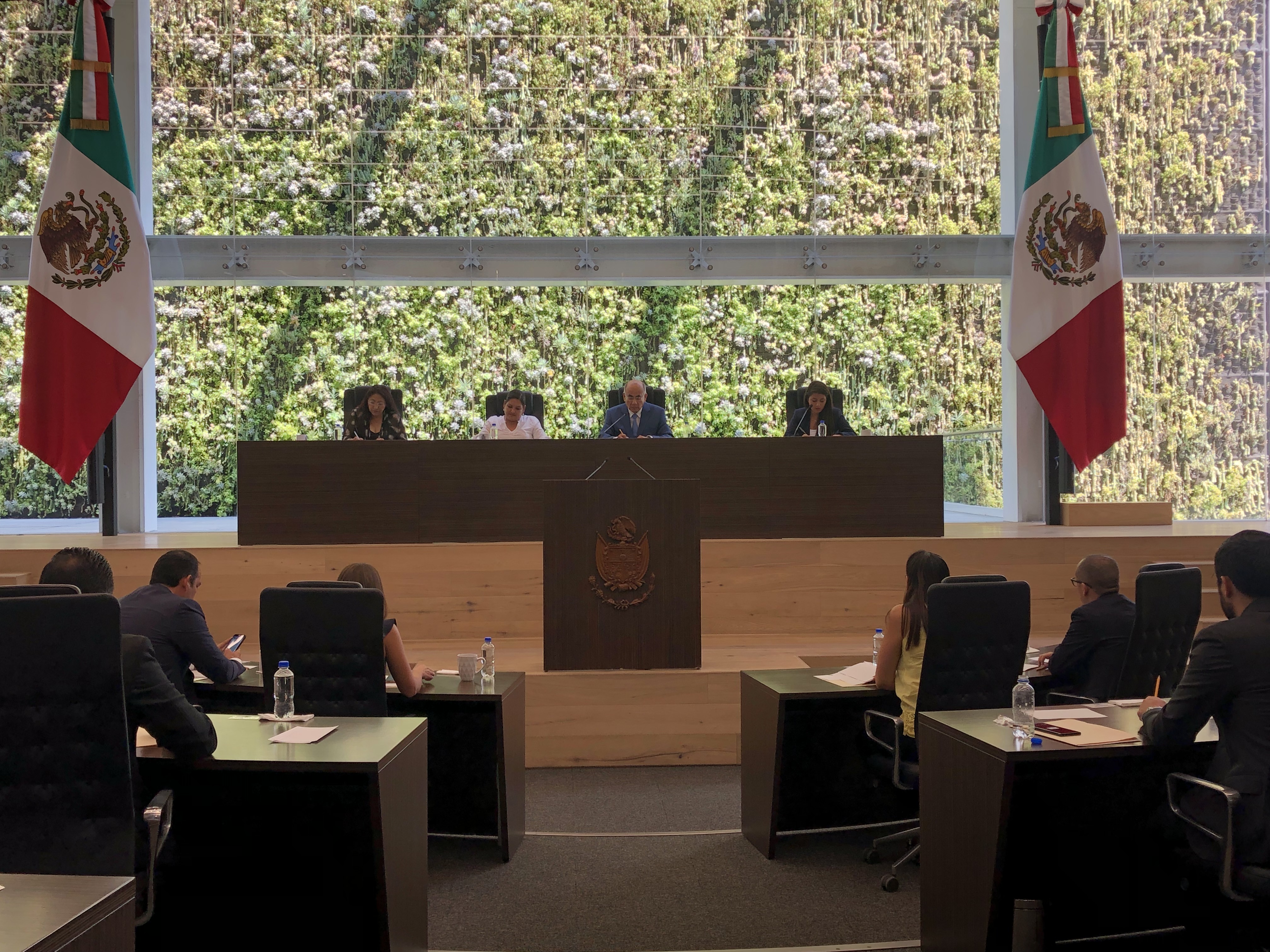  Realiza Legislatura exhortos para dotar de Internet y regular uso de celulares en escuelas
