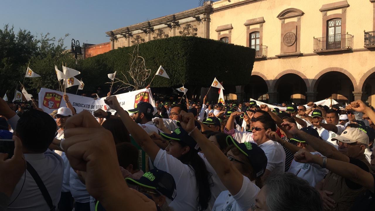  Tras dos años de ausencia, sindicalizados desfilan por las calles del Centro Histórico