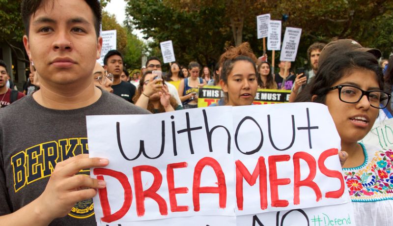  ‘Dreamers’ pedirán en Washington restablecimiento de permiso especial