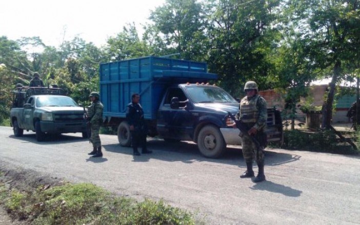  Detecta el Ejército una mega bodega ilegal de combustible entre Chiapas y Tabasco