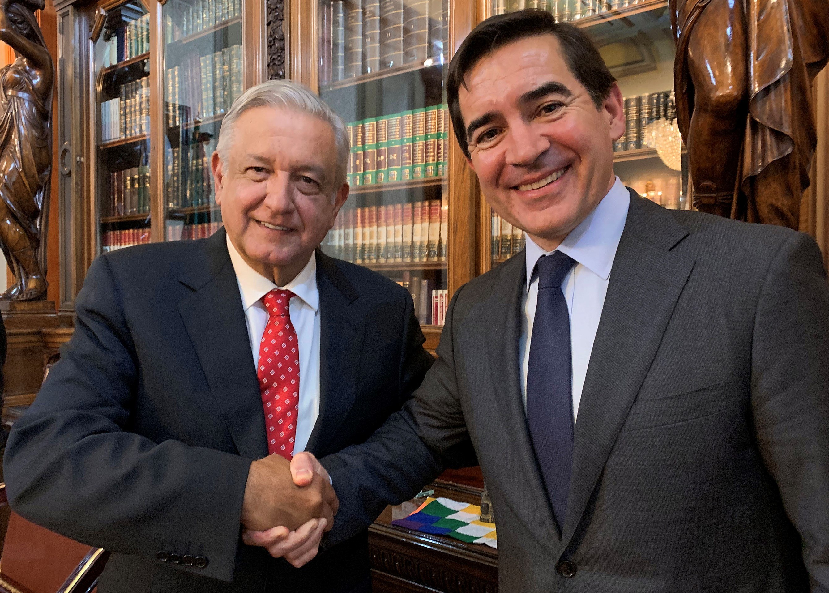  Presidente de BBVA se reúne con López Obrador y reafirma compromiso en México