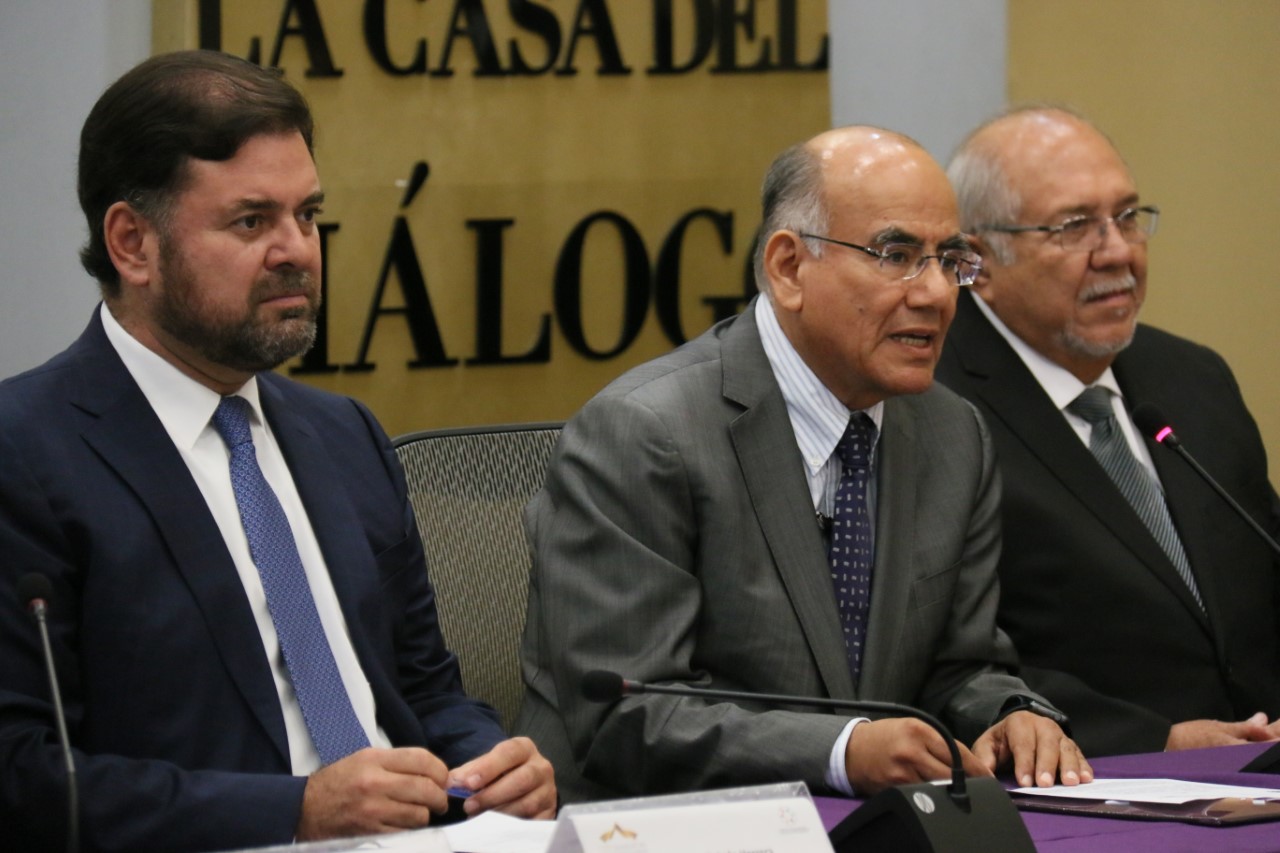  Formaliza Toño Zapata colaboración en gestión documental con Congreso de Guanajuato