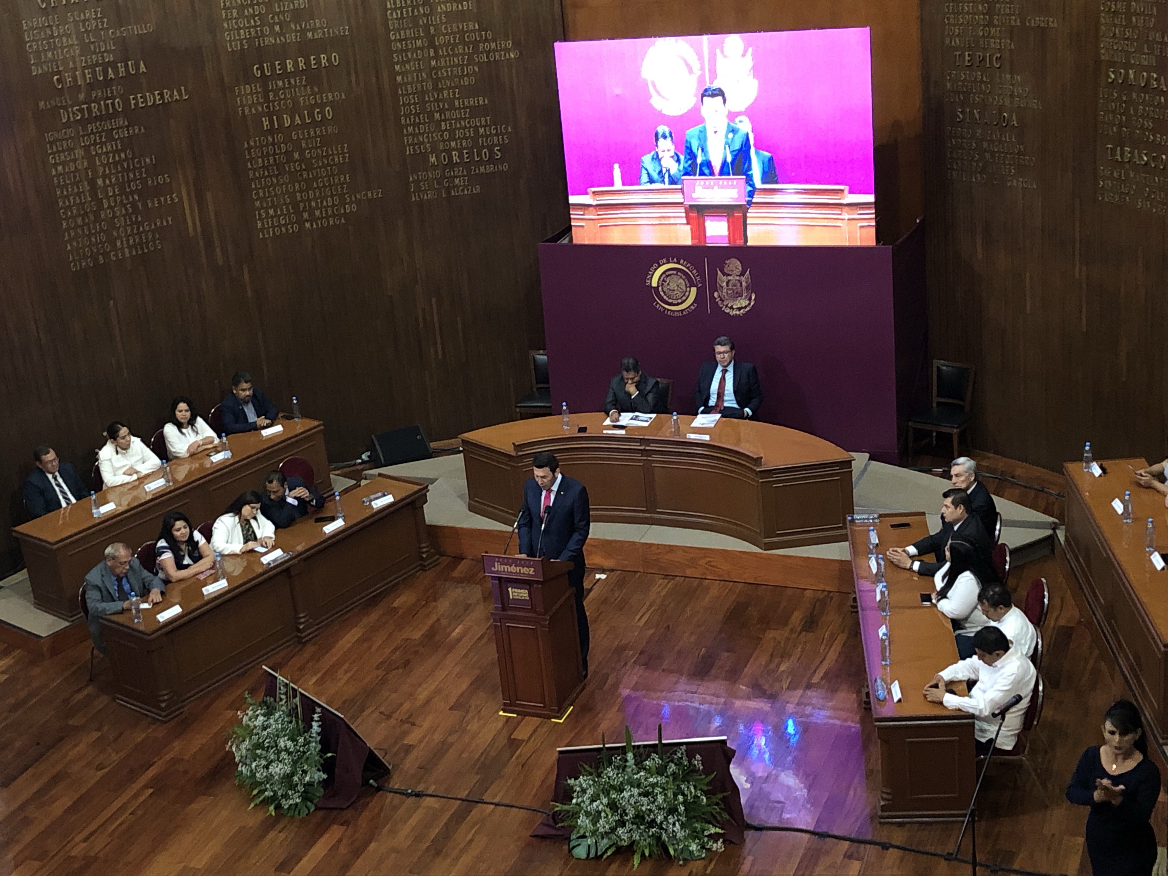  Senador Juan José Jiménez rinde su primer informe de actividades en Querétaro