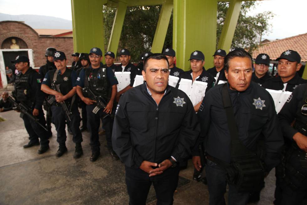  Renuncia subsecretario de seguridad de Michoacán implicado en tortura por caso Ayotzinapa