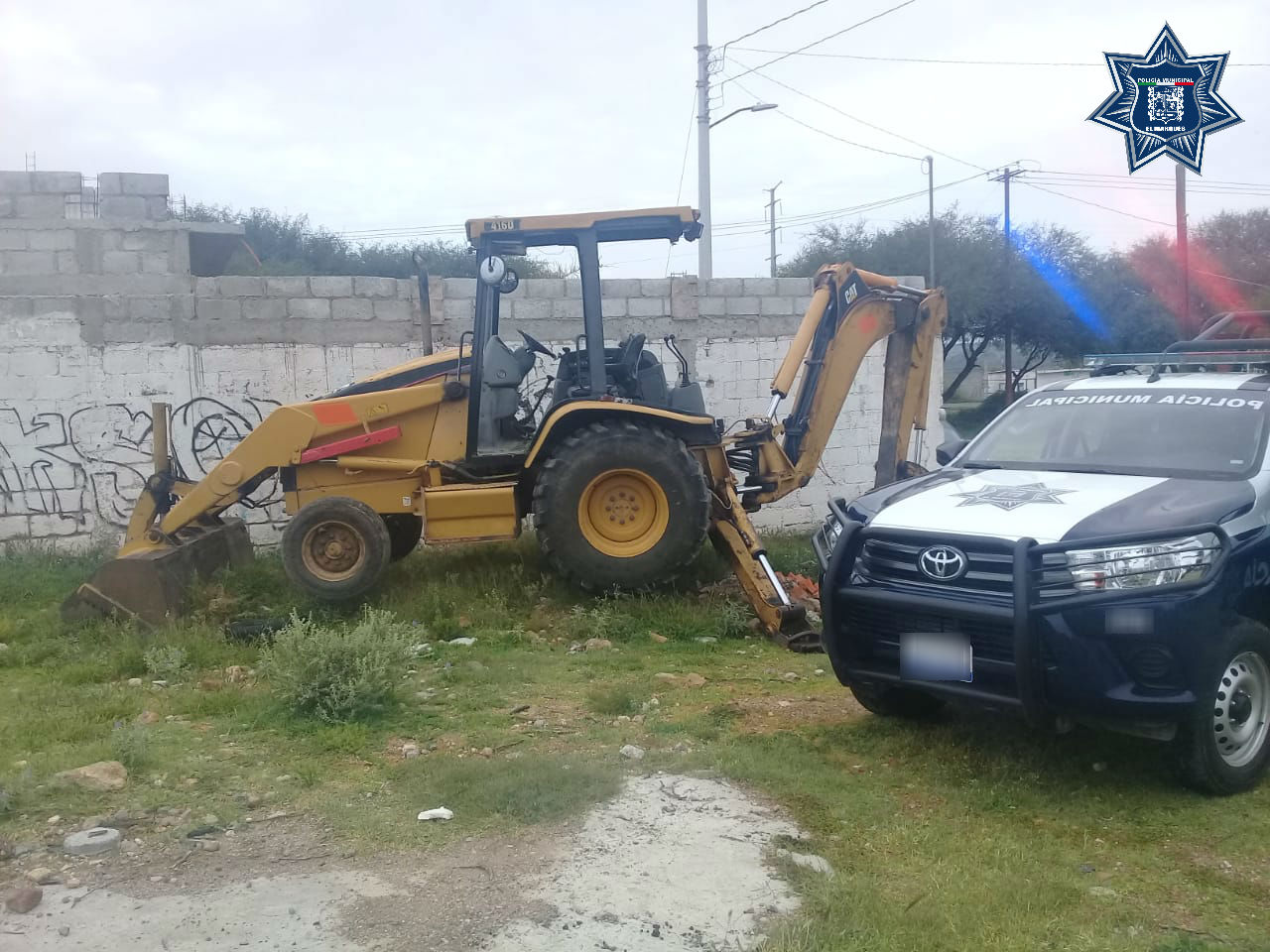 Policía de El Marqués recupera retroexcavadora robada unas horas antes