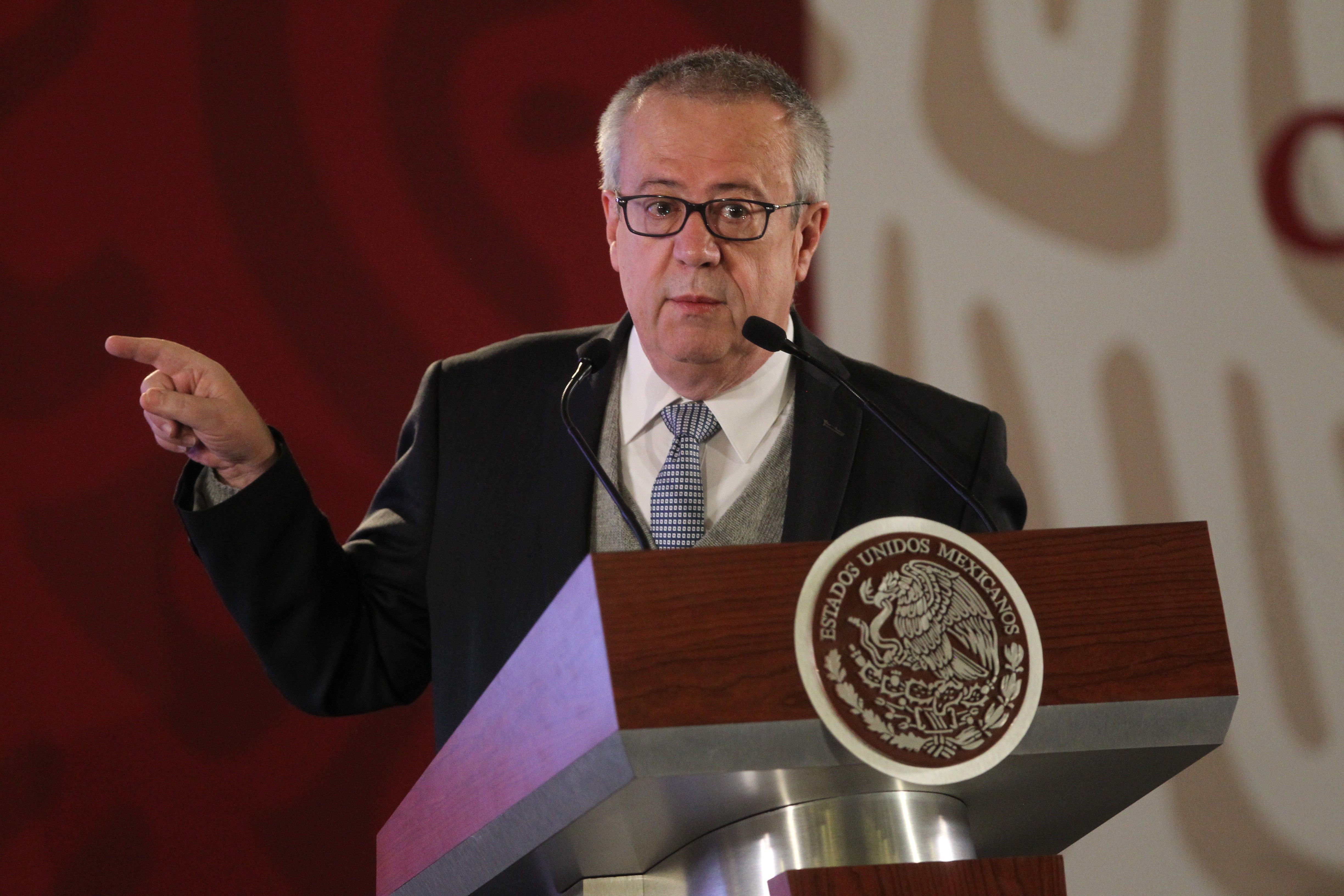  Empresarios ven con preocupación la renuncia de Carlos Urzúa