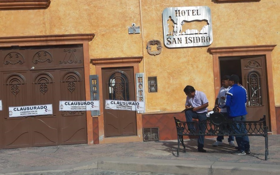  Clausuran hoteles como represalia en Bernal, denuncia diputada del PRI