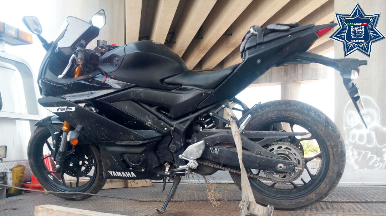  Policías recuperan moto robada en El Marqués