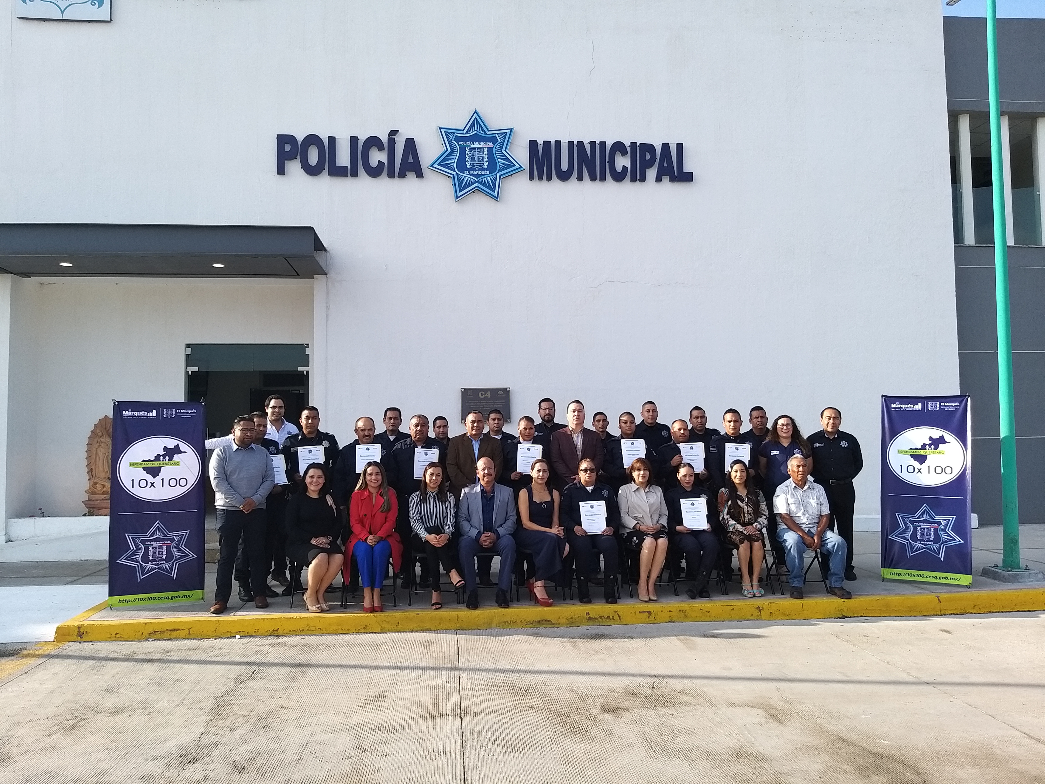  35 policías de El Marqués reciben reconocimientos por su desempeño