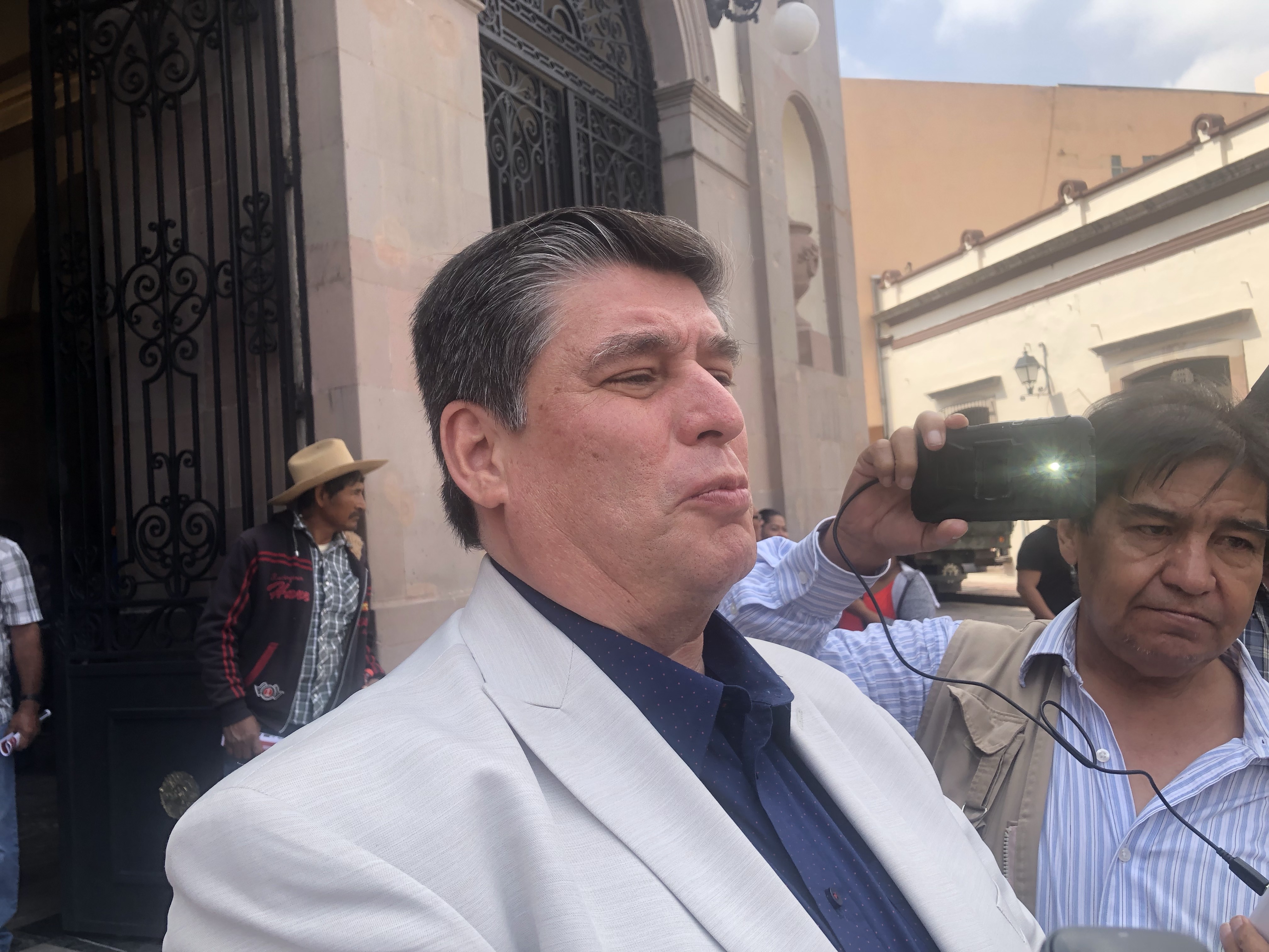  Carlos Peñafiel ve infiltrados en Morena