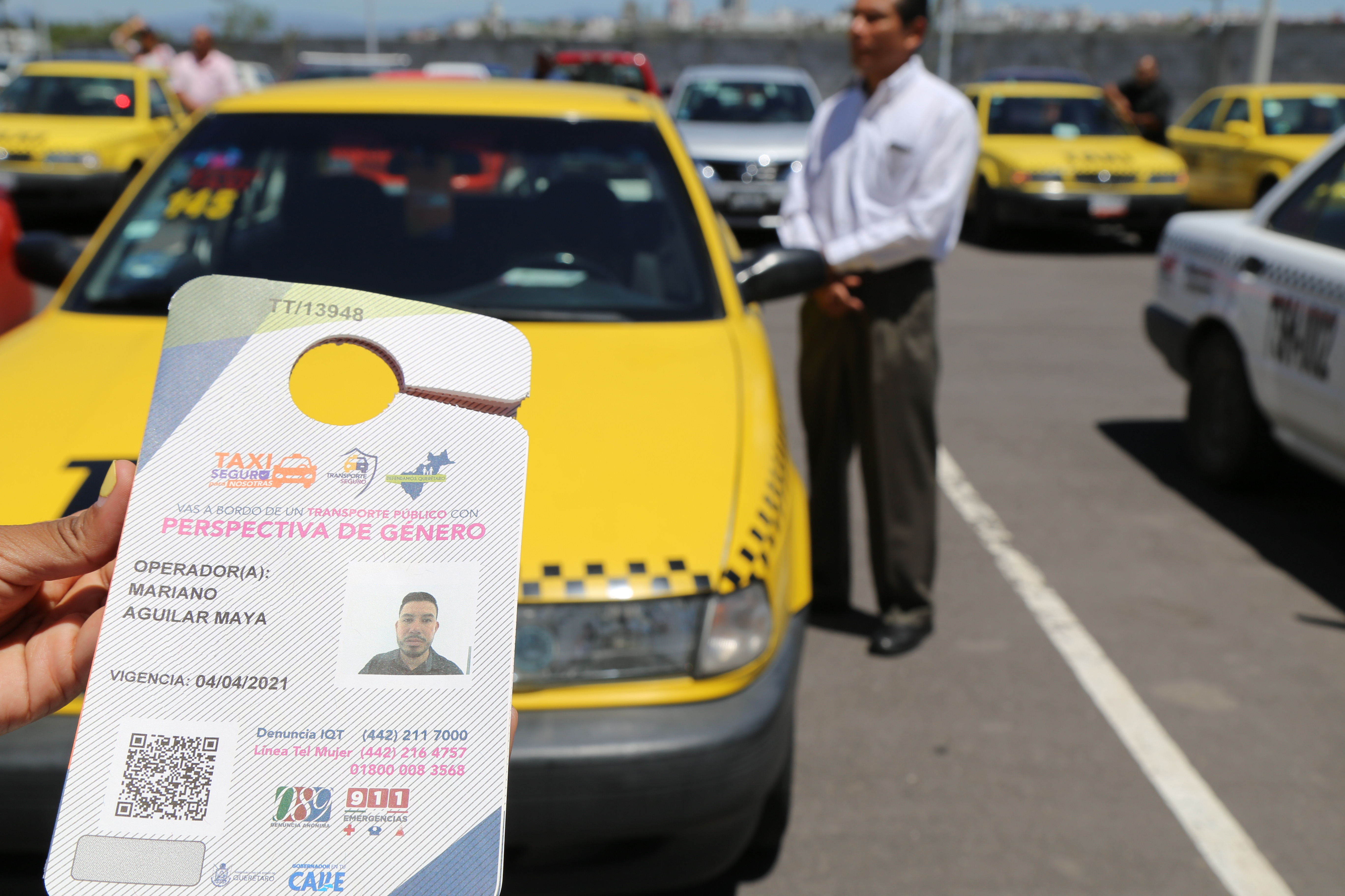  Taxistas reciben distintivo tras ser capacitados en perspectiva de género