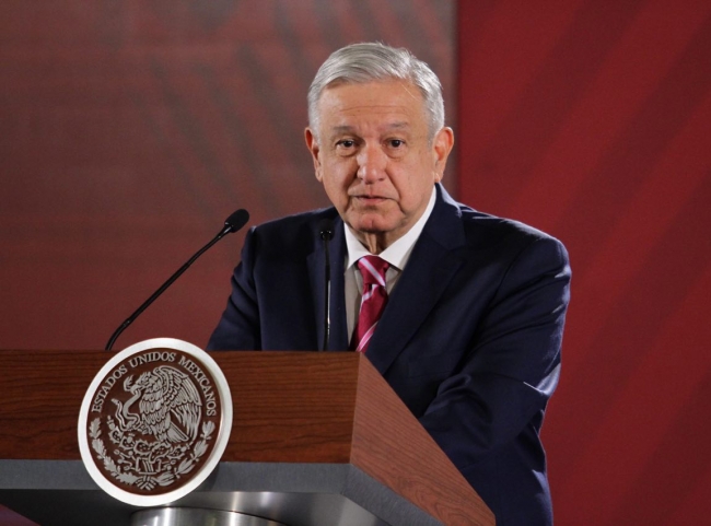  Pide López Obrador a políticos “entrega total” a la causa pública