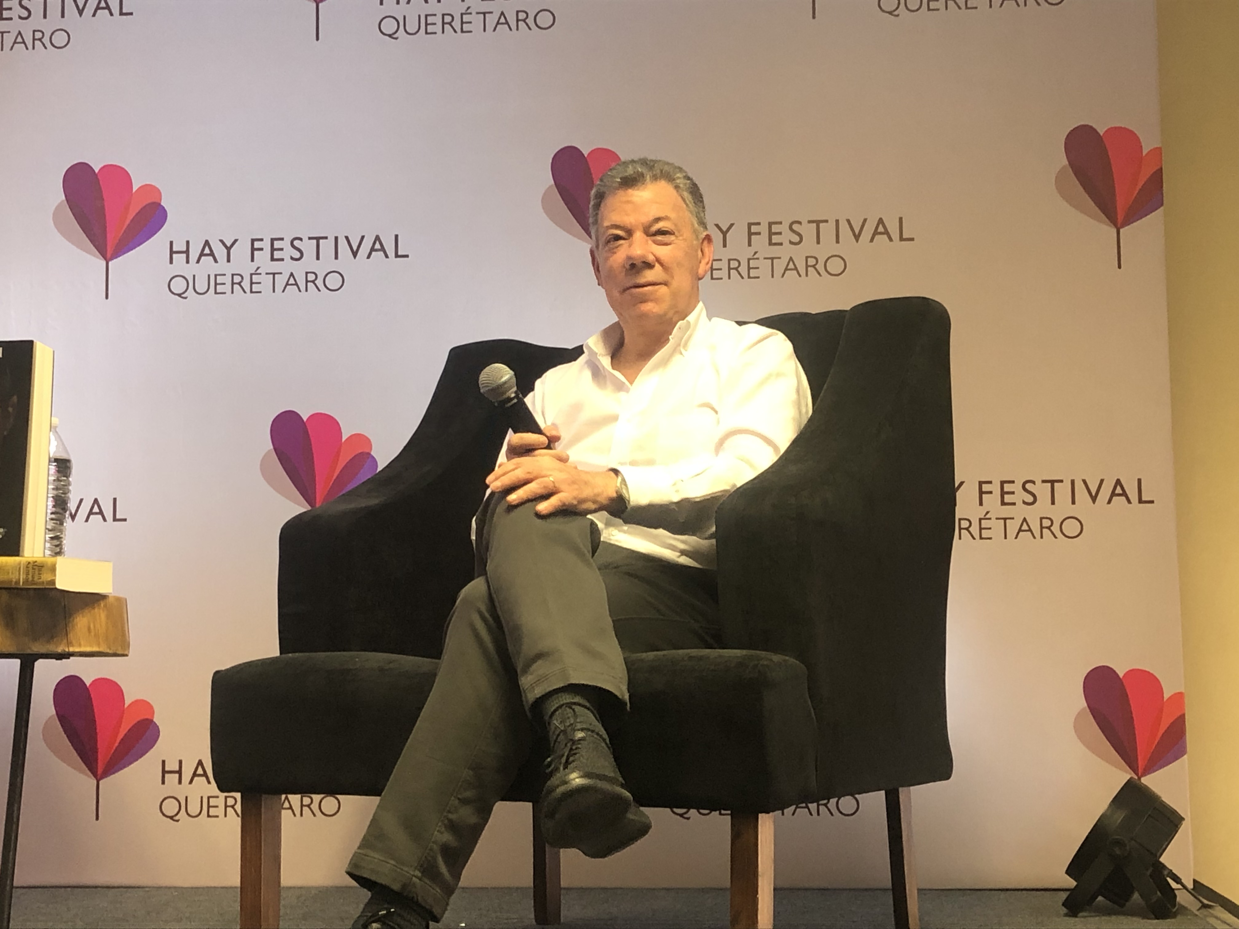  “Maduro podría haber cobijado a detractores de acuerdo con las FARC”: Santos en Hay Festival