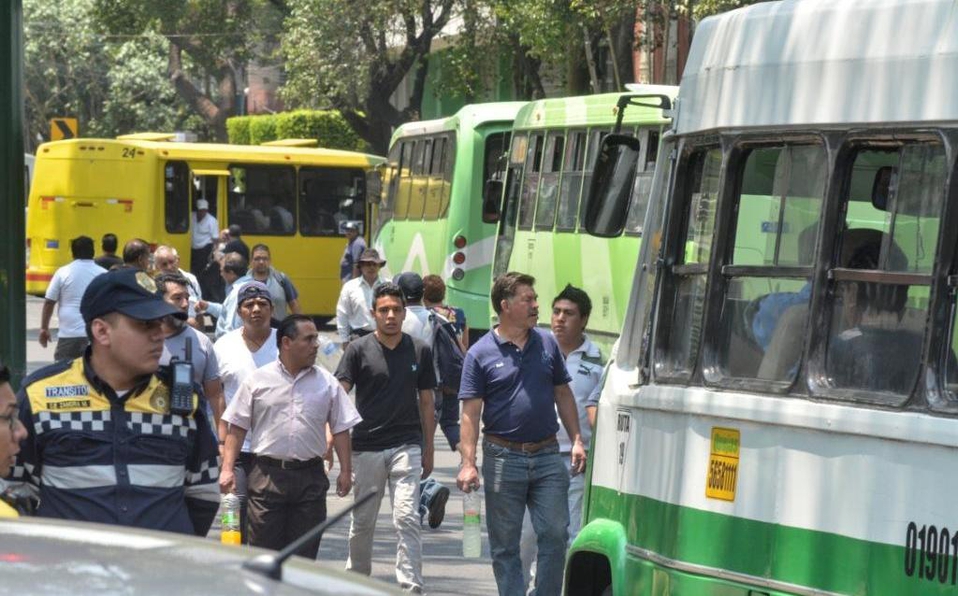 Transportistas bloquean la circulación de la CDMX en busca de un alza en la tarifa