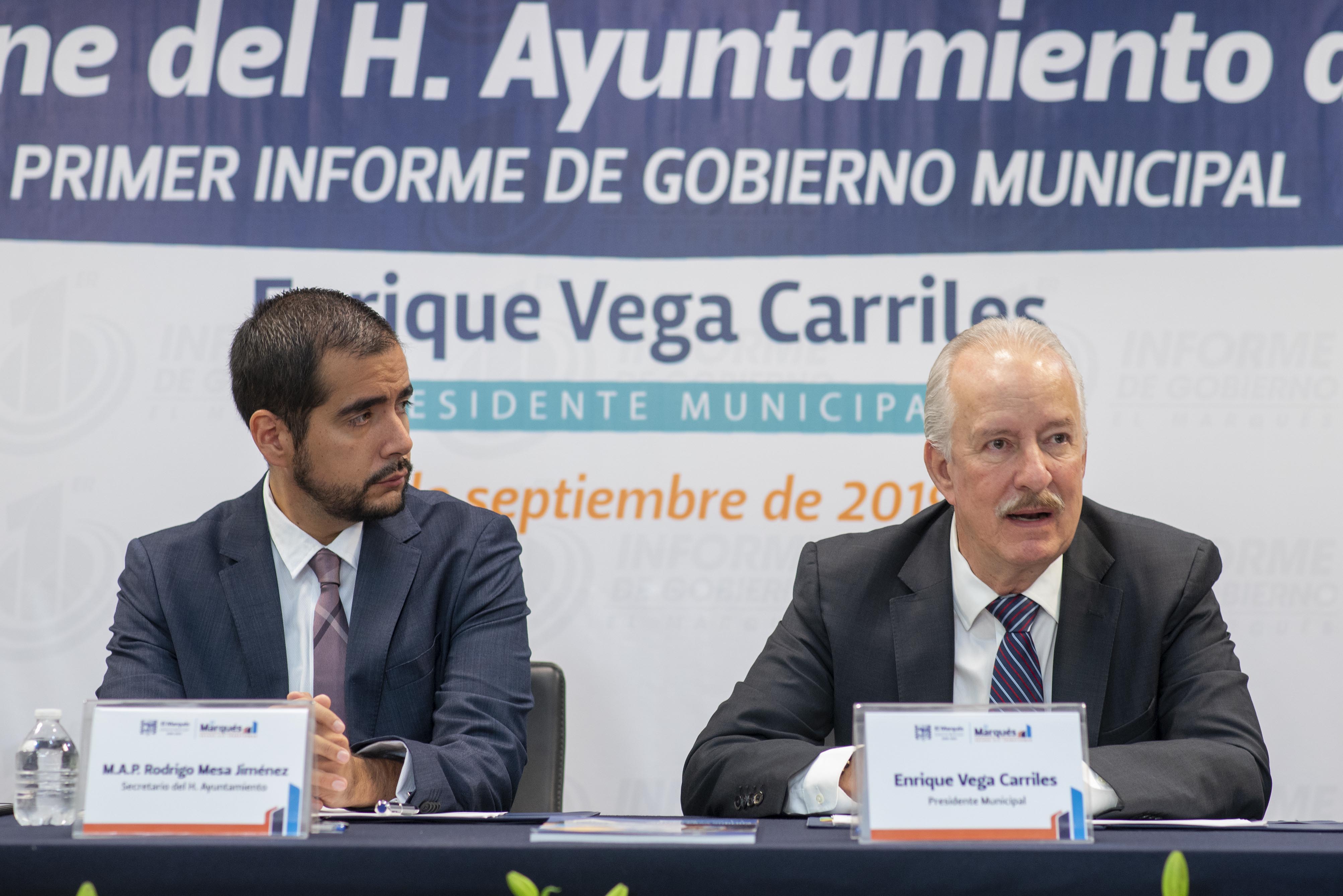  Entregó Enrique Vega Primer Informe de Gobierno