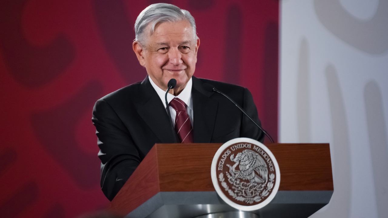  López Obrador a favor de reducir número de legisladores plurinominales