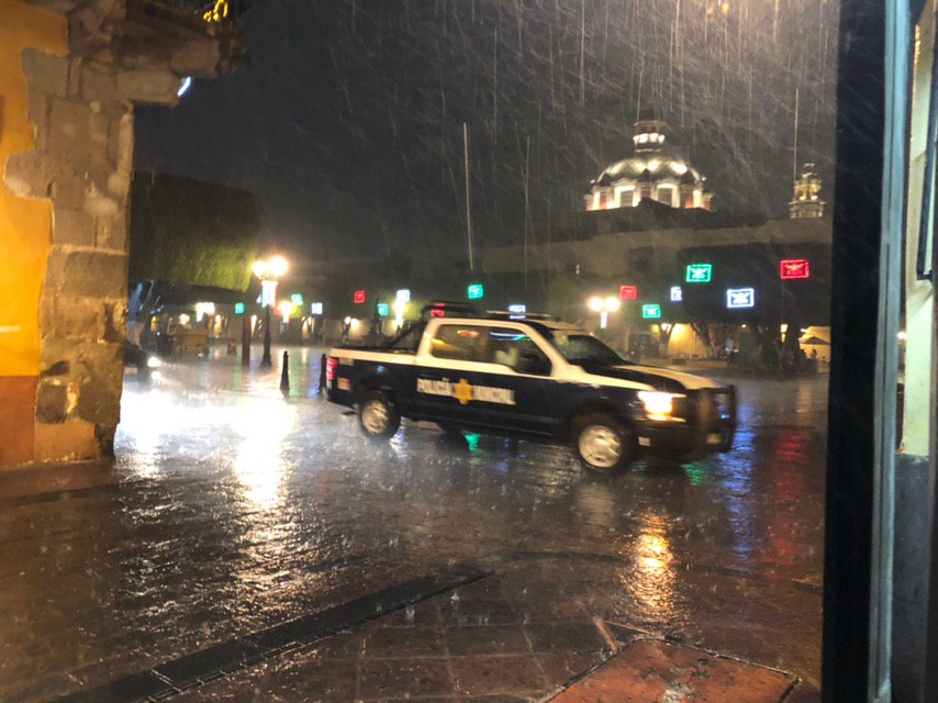  Fuerte tormenta eléctrica golpea Querétaro