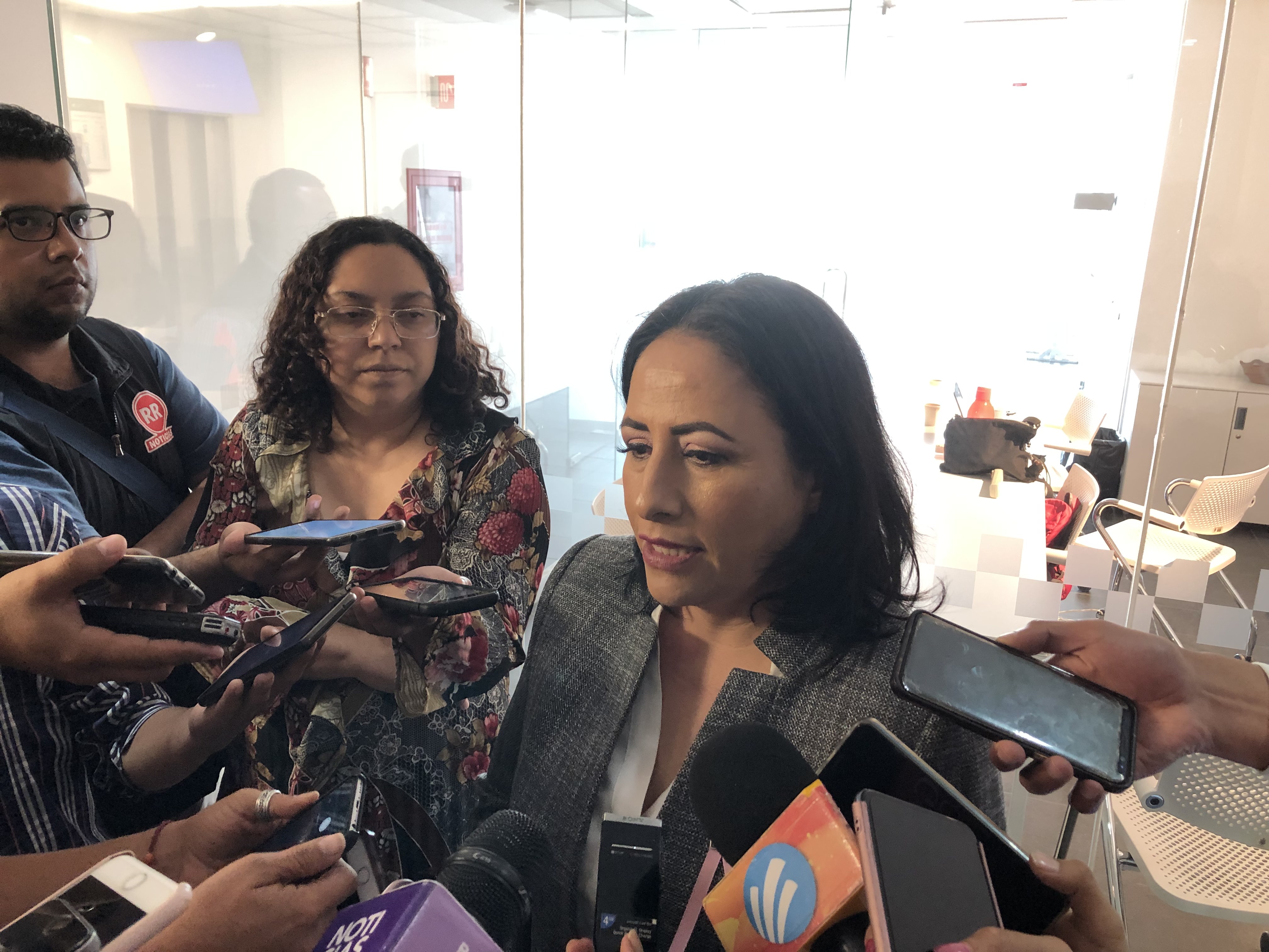  Diputada Verónica Hernández ofrece trabajo legislativo plural