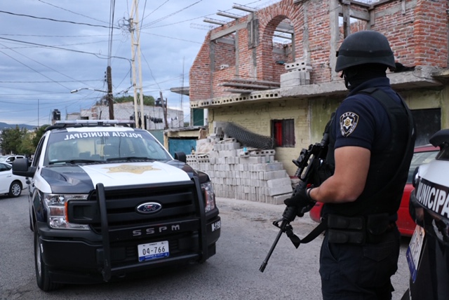  Detienen a dos personas y aseguran drogas y un arma en comunidad de Montenegro
