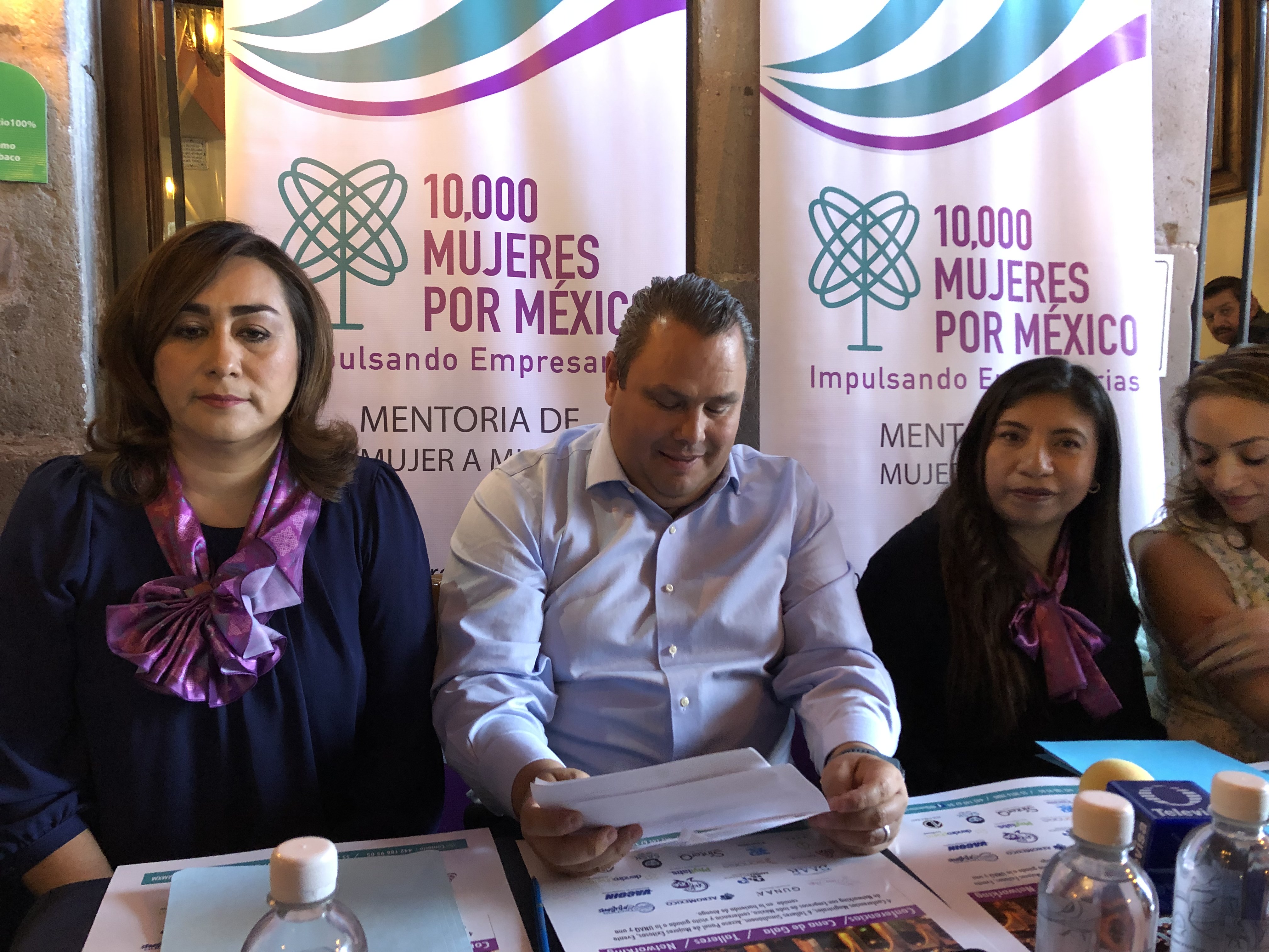  Asociación 10,000 Mujeres por México invita a Congreso Desafía tus Límites